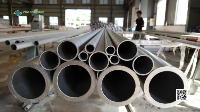 What Are Stainless Steel Seamless Pipes? Advantages, Applications, and Detailed Classification